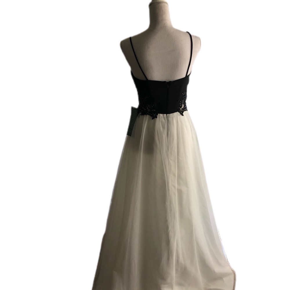 NWT Exquisite Design formal dress - Picture 2 of 5